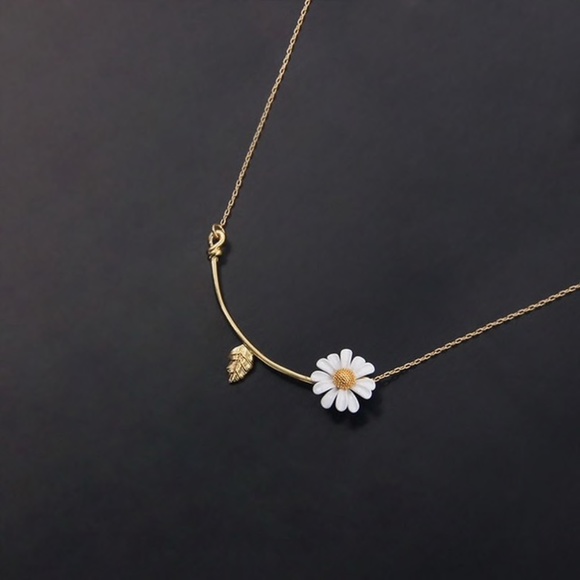 Korean style small Daisy Flower Necklace - Picture 6 of 6